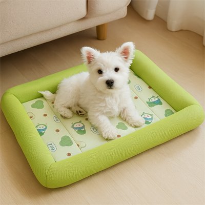tapis rafraichissant chien vert