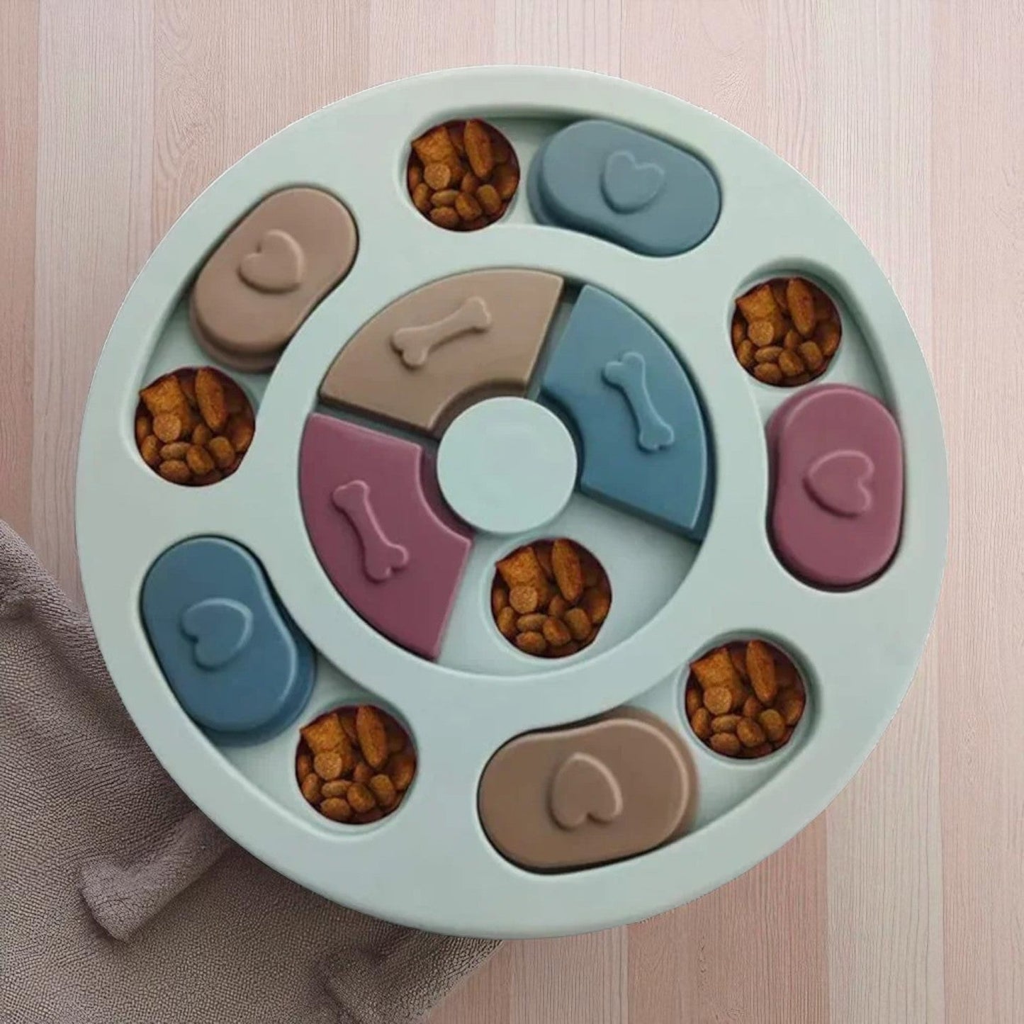 Gamelle Anti Glouton FunBite vert avec croquettes