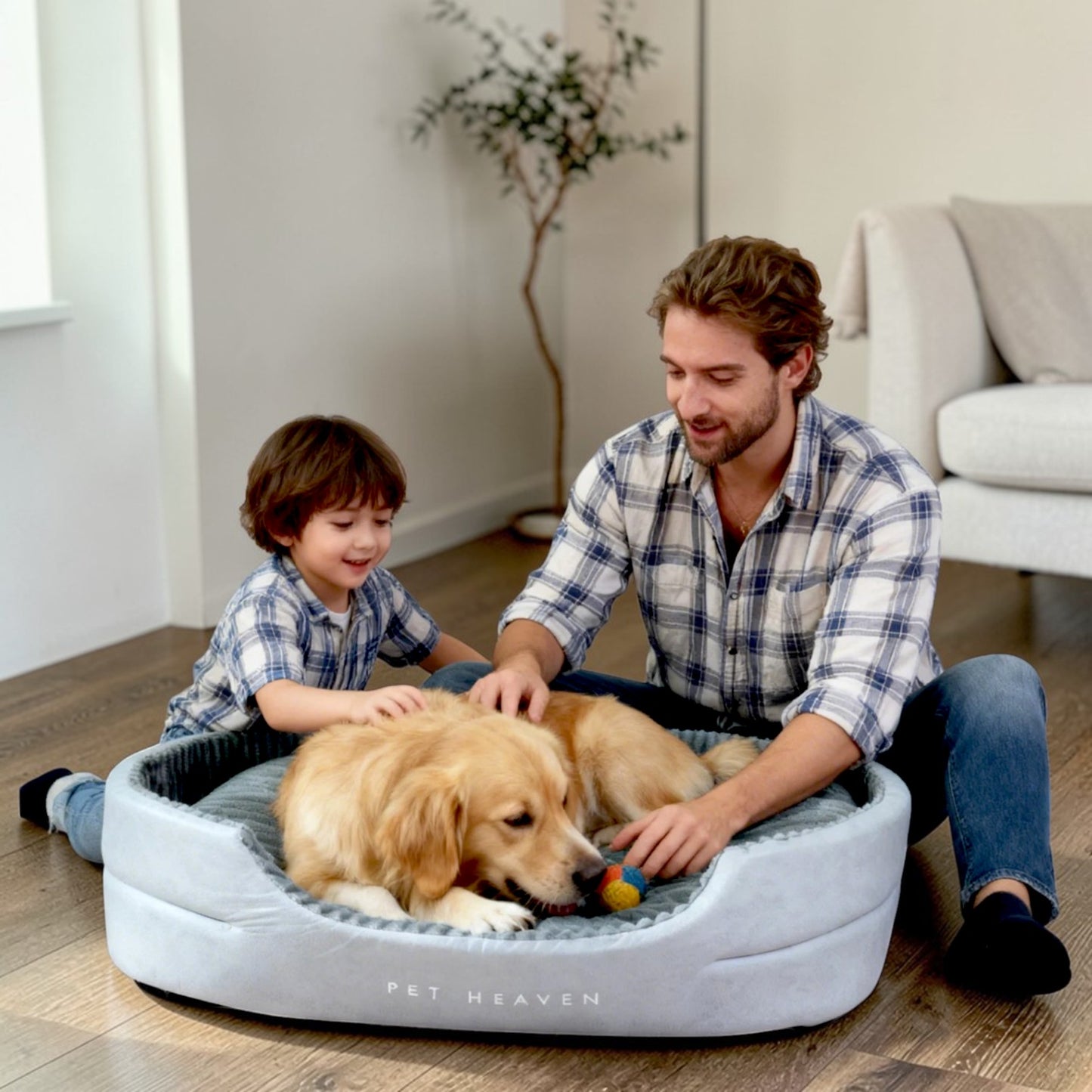 lit pour chien en flanelle gris avec famille