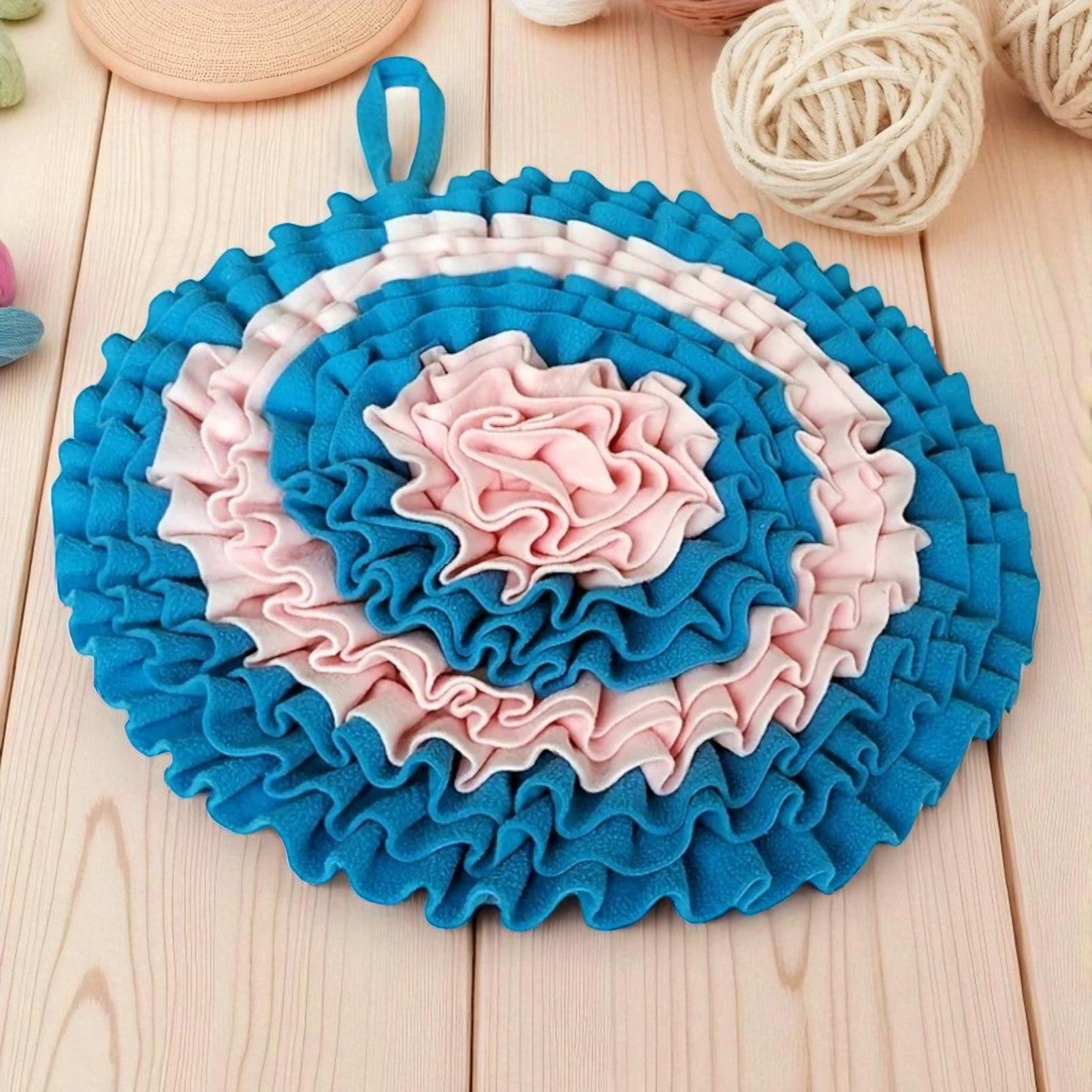tapis de fouille chien bleu rose interieur