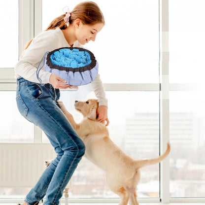 tapis de fouille chien fille joue