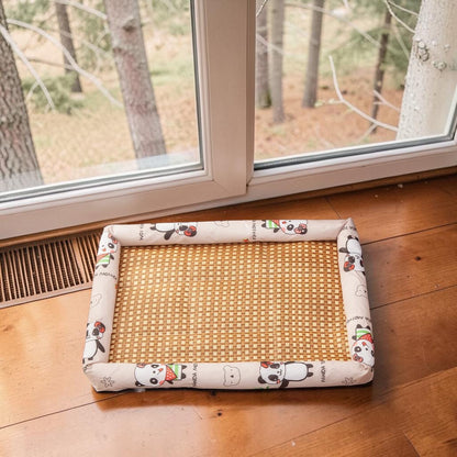 tapis rafraichissant chien beige devant fenêtre